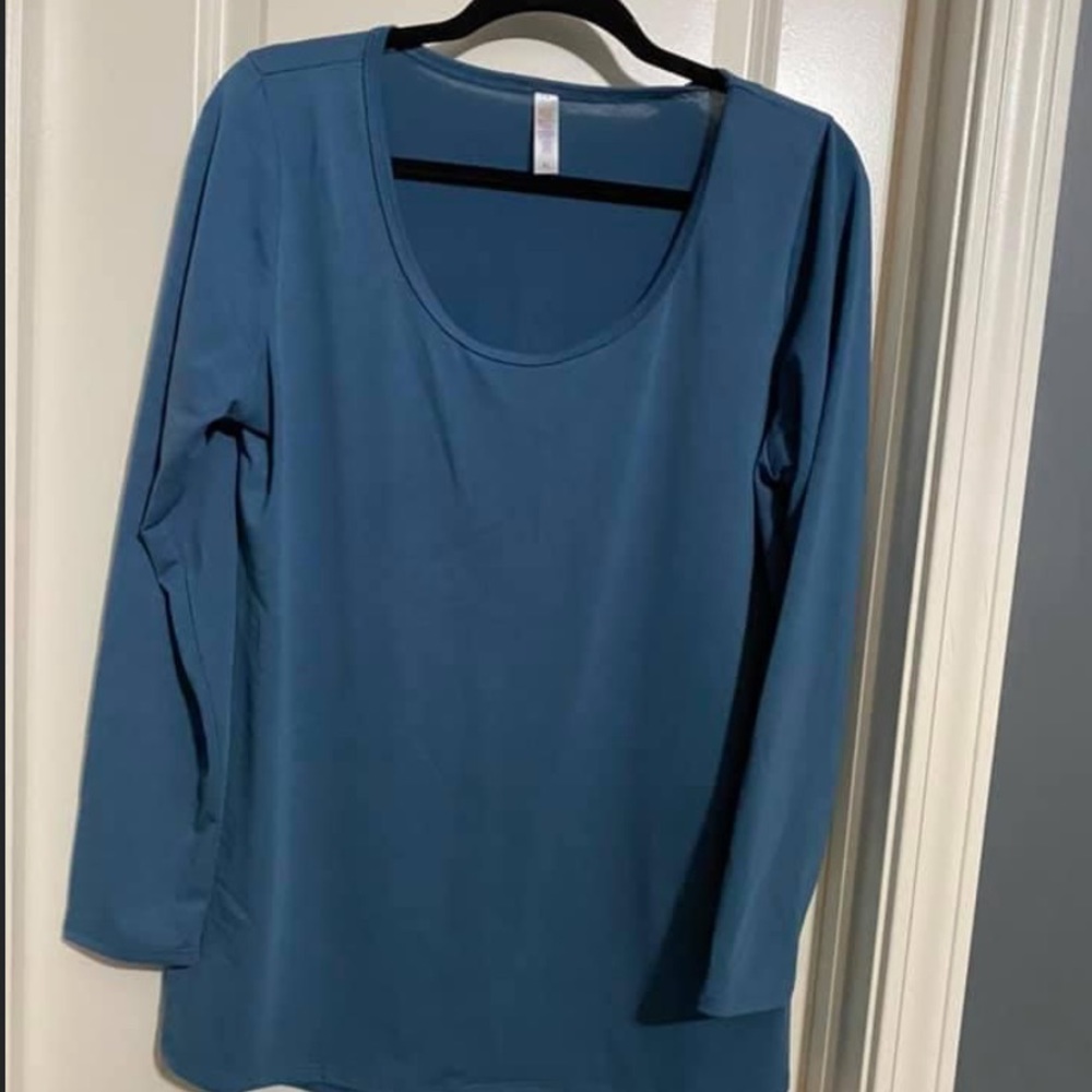 Lularoe long sleeve lynnae